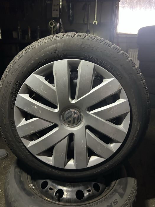 Set Roti 185/60 R15 ( Stare foarte buna , cauciucuri iarna )