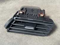 Grila aerisire bord stanga Bmw seria 2 F45/F46 cod 9262958