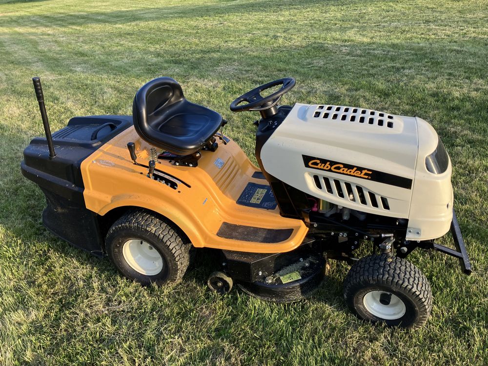 Tractoras gazon MTD Cub Cadet