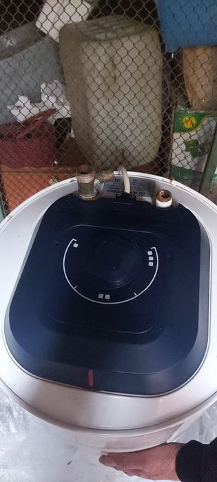 Продам водонагреватель(титан, бойлер) Ariston