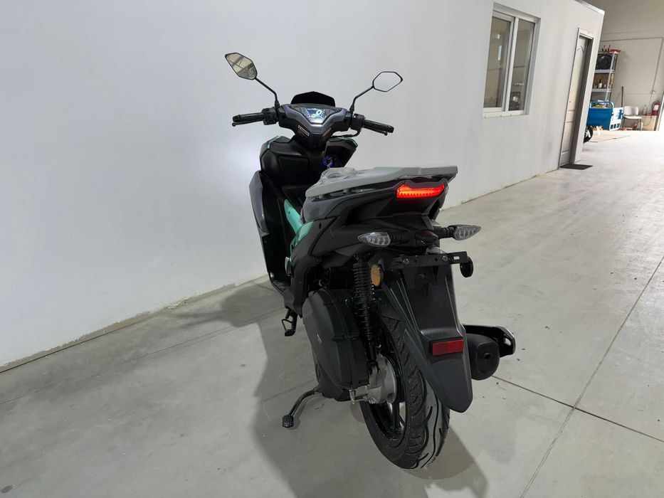 Scuter NVH turcoaz 125 CU PERMIS pe benzina CIV inclus Agramix