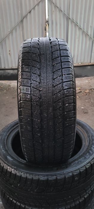 Продам комплект шин.