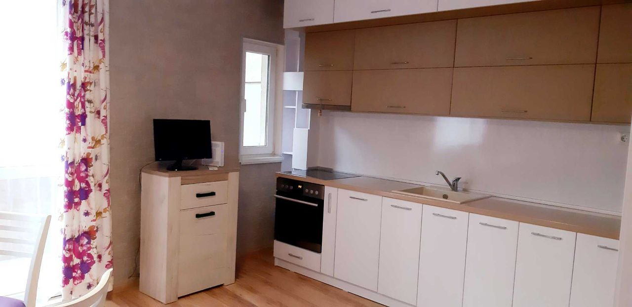 Дава се под наем Двустаен апартамент в Варна, Център - 60 кв.м за 561 € - Снимка #15