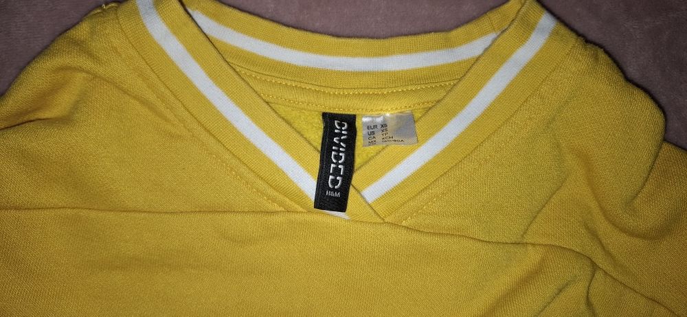 Скъсен суитчър без цип Н&M размер xs