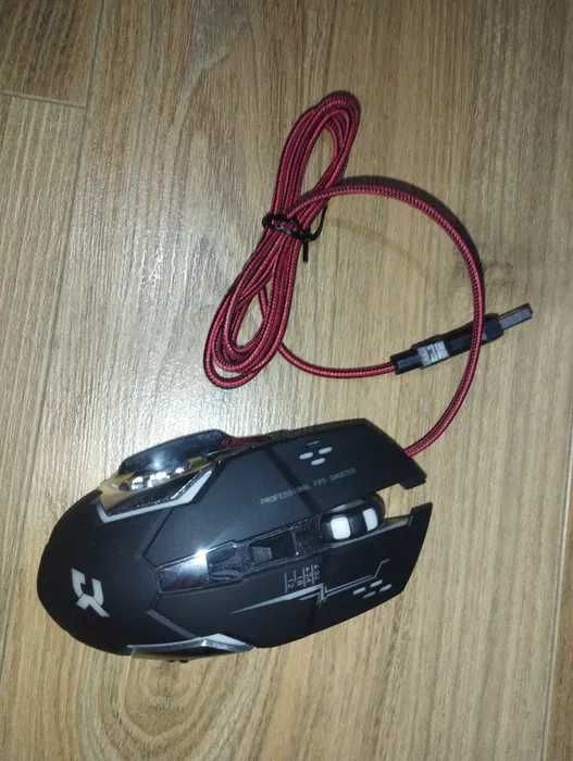 игровая компьютерная мышка с подсветкой