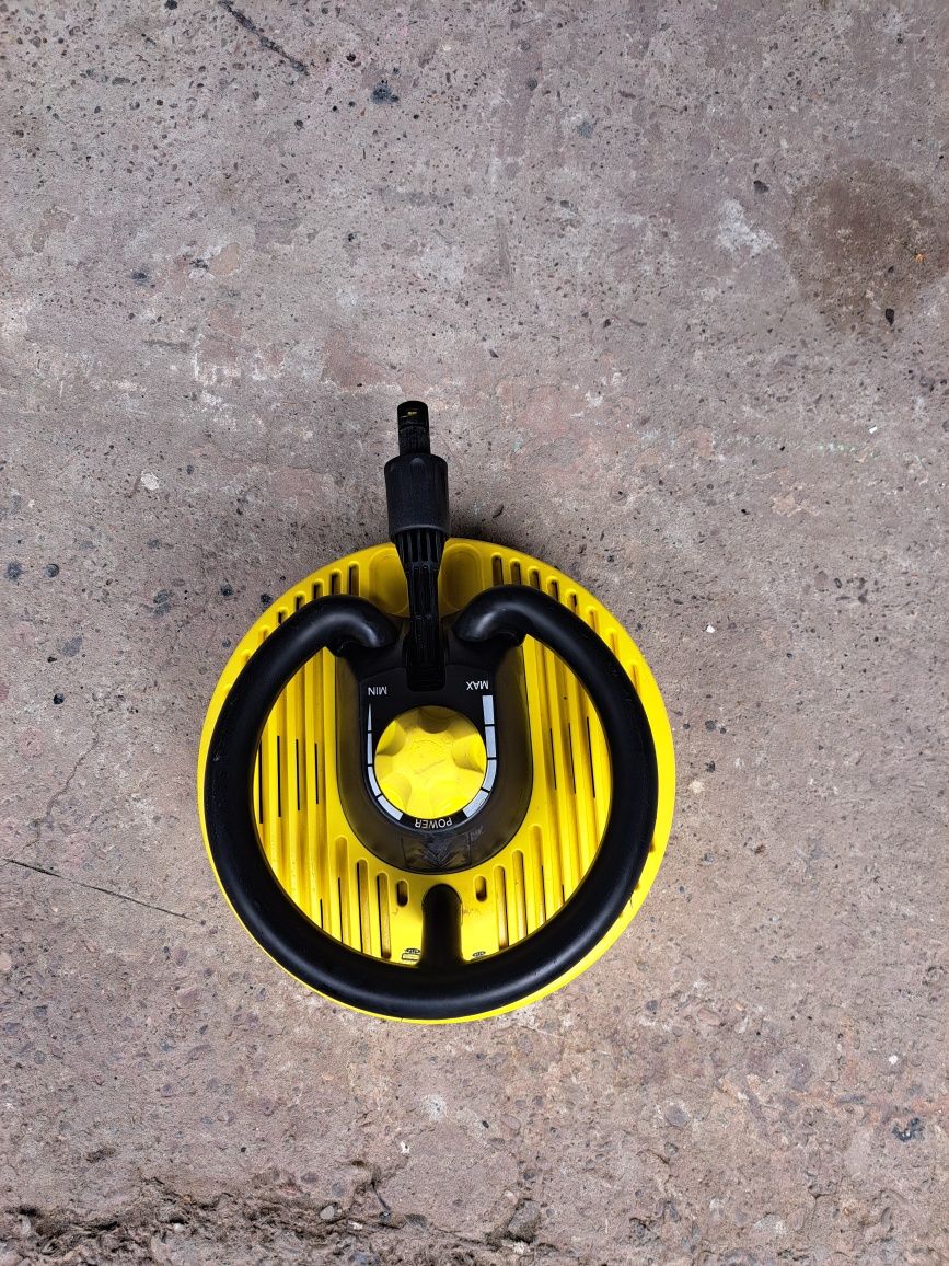 Dispozitiv curatare terase, covoare etc karcher