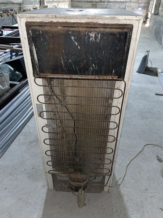 Xolodilnik sotiladi. Yaxshi sovutadi, yaxshi ishlaydi