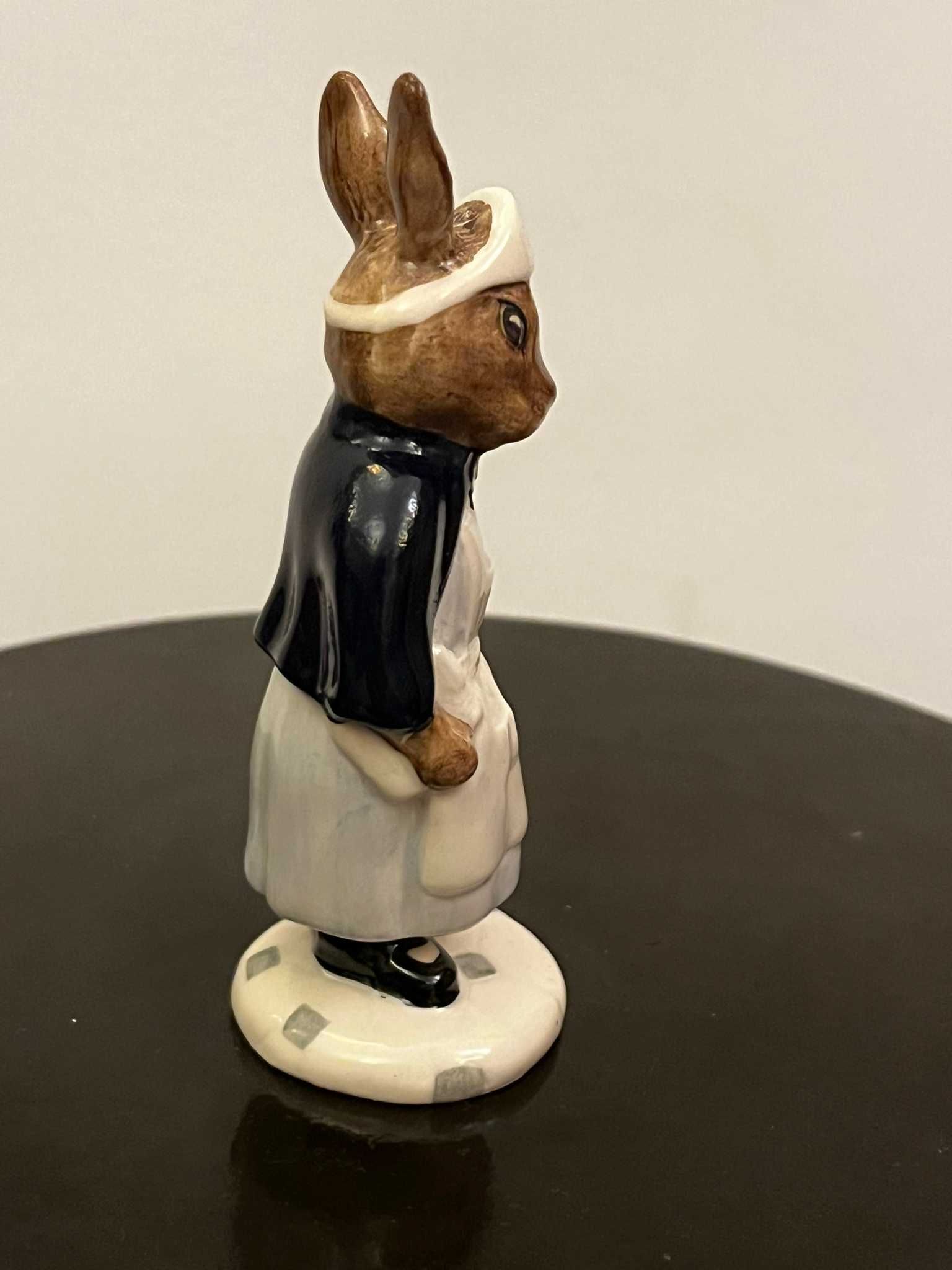 Bibelou bibelouri portelan seria veche ROYAL DOULTON Anglia vaza