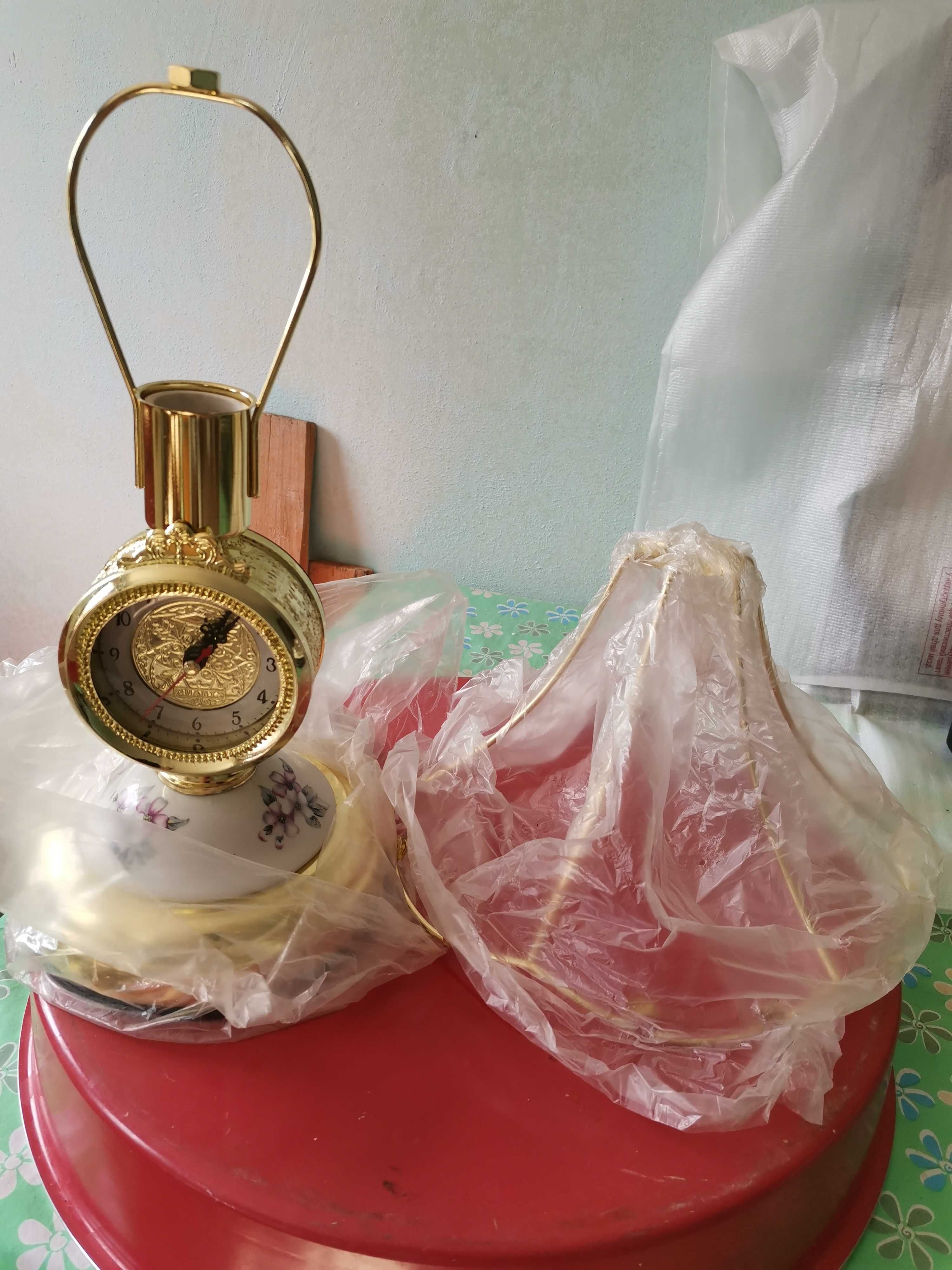 Нощна лампа включваща се с докосване