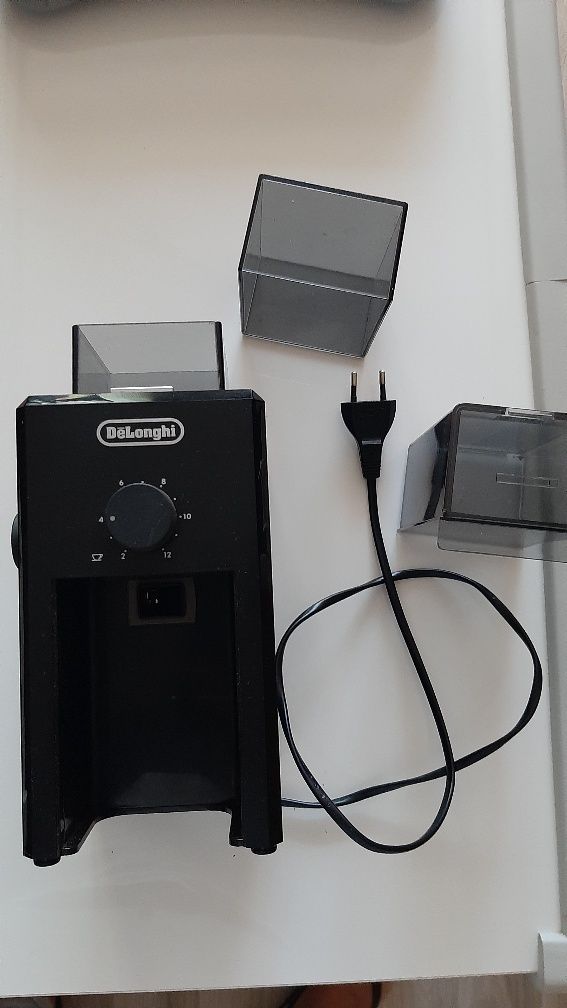 Кафемелачка Delonghi