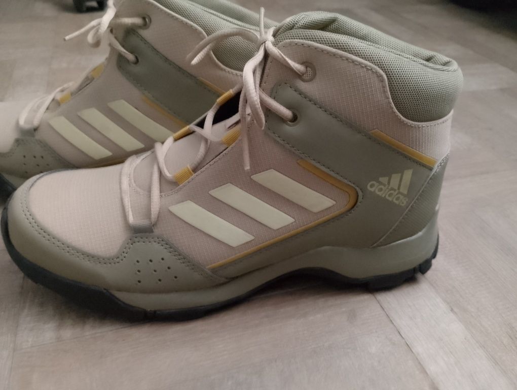 Обувки , боти Adidas