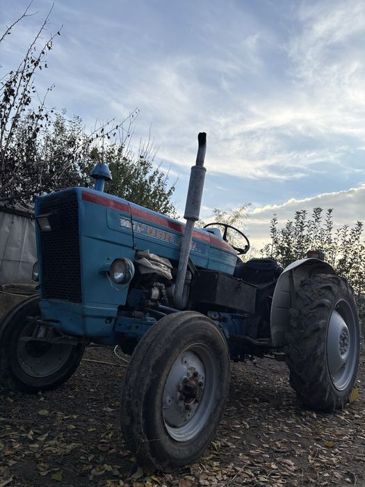 Tractor Ford. Este un model din seria "Thousand Series"