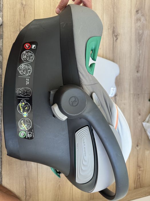 Scoica auto Cybex Aton S2 i-Size Lava Grey , ca noua, folosita 3 luni