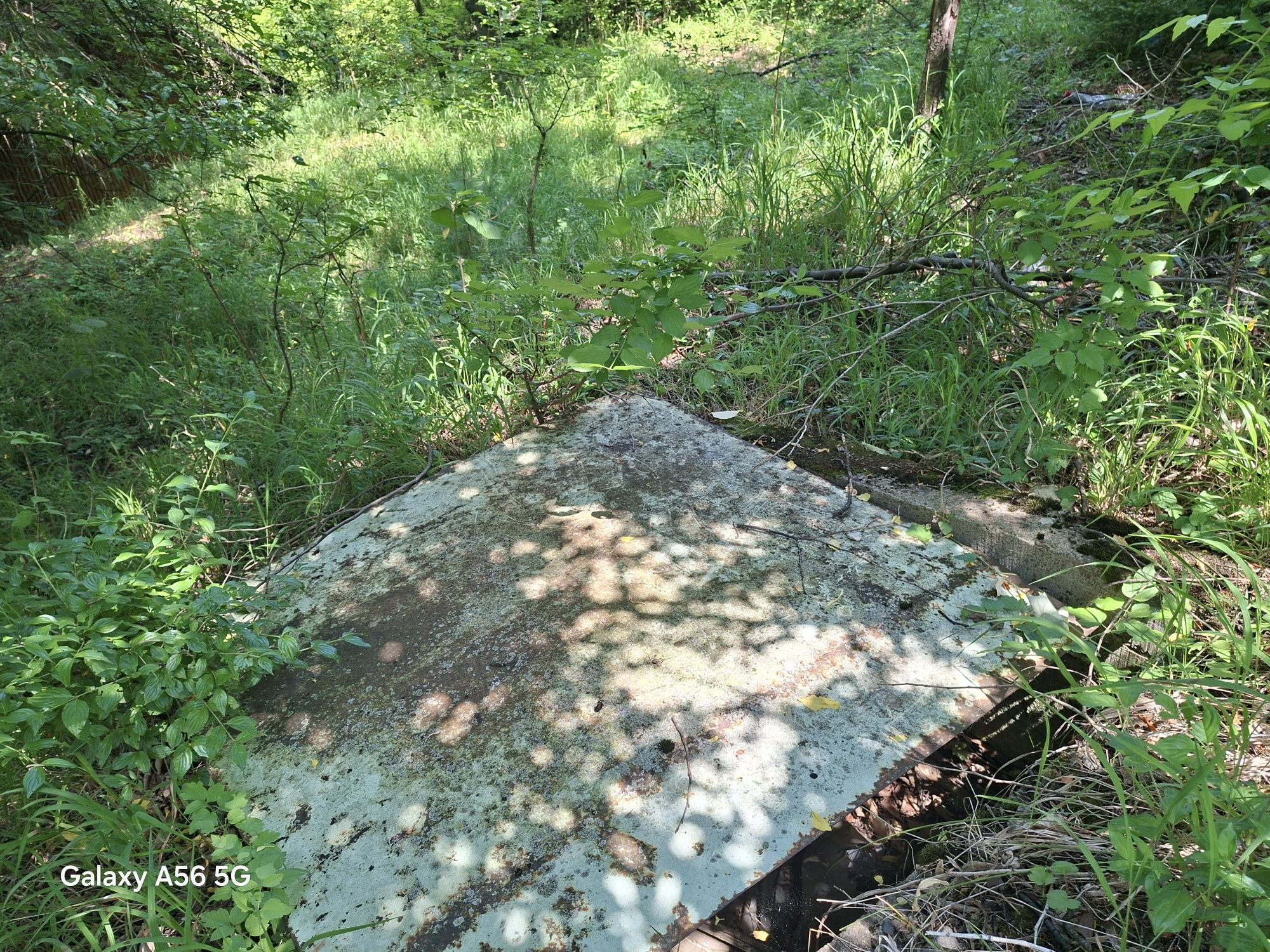 Продавам вила срещу лакатнишкия водопад