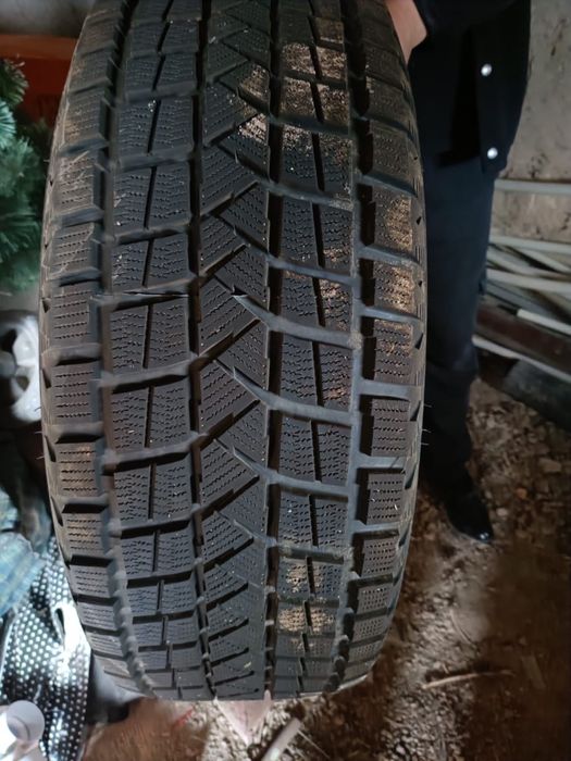 Шины зимние  265/65R17