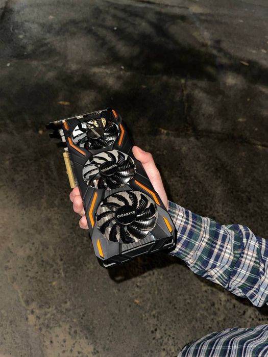 Gtx 1080 ideal 8 gb gigabyte edition srocno