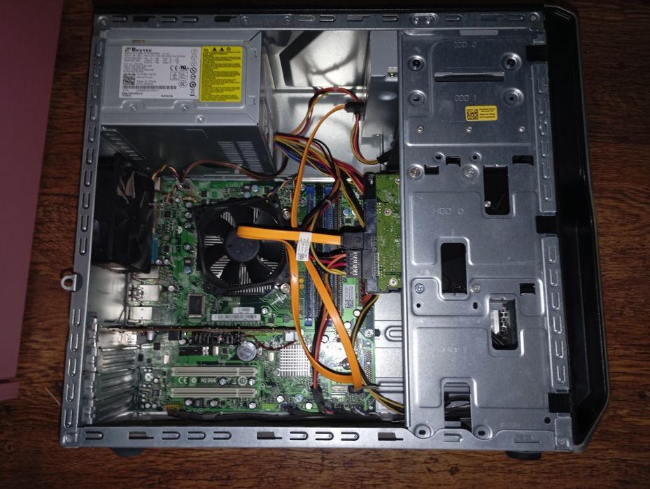 компютър Dell за игра в мрежа, работа в офис, програмиране