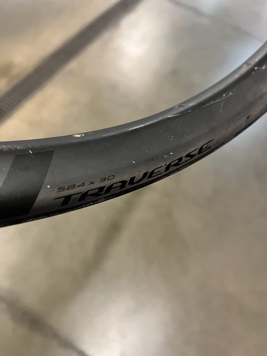 Карбонова шина - Roval traverse 27.5