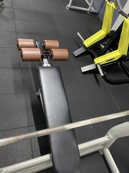 Banca declinata de piept