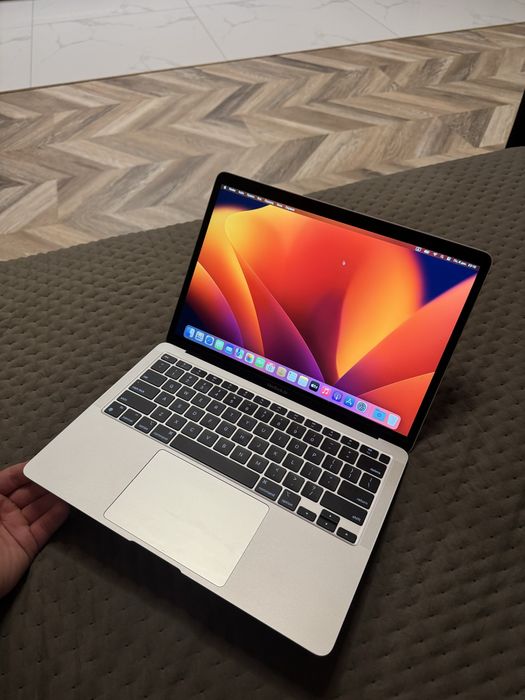 Продаю MacBook Air