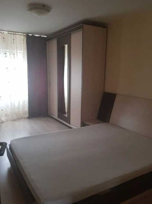 Дава се под наем Тристаен апартамент в Пловдив, Център - 75 кв.м за 188.7 € - Снимка #1