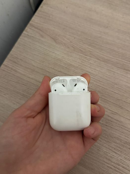 Продам AirPods 2 оригинал