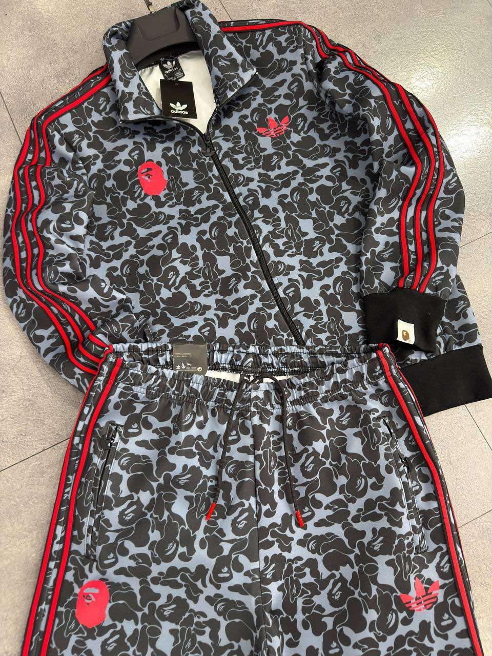 Мъжки екипи Adidas x BAPE в 2 цвята (S,M,L,XL,XXL)
