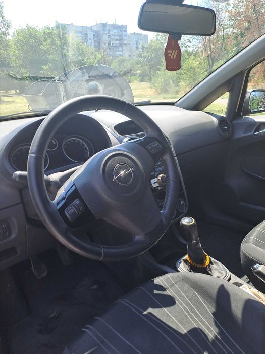 Opel Corsa D - 2010 г.