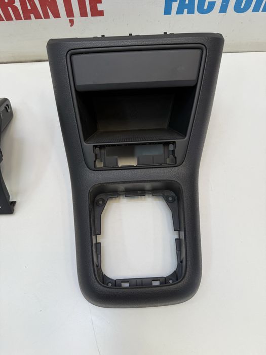 Consola centrala rama sertar bricheta scrumiera clima VW Tiguan