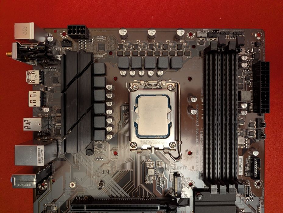 14-ядрен Core i5-13600KF и дъно Gigabyte B760 Wi-Fi BT / опции RAM SSD