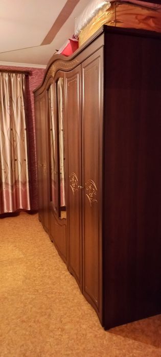 Спальный гарнитур