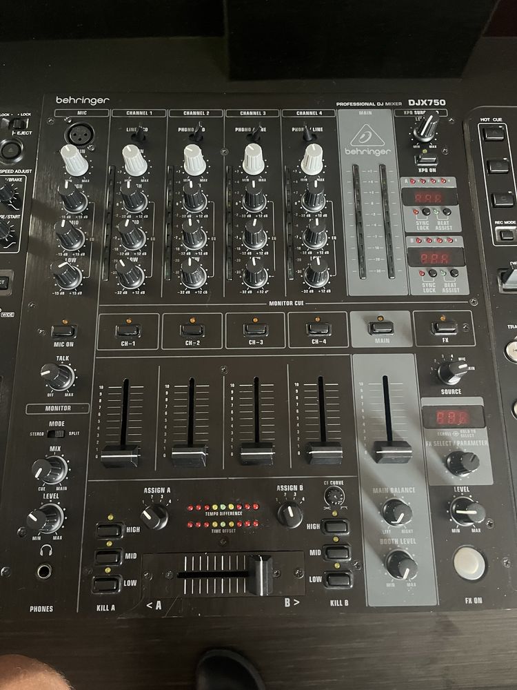 Pioneer CDJ-1000mk3 и Behringer DJX750