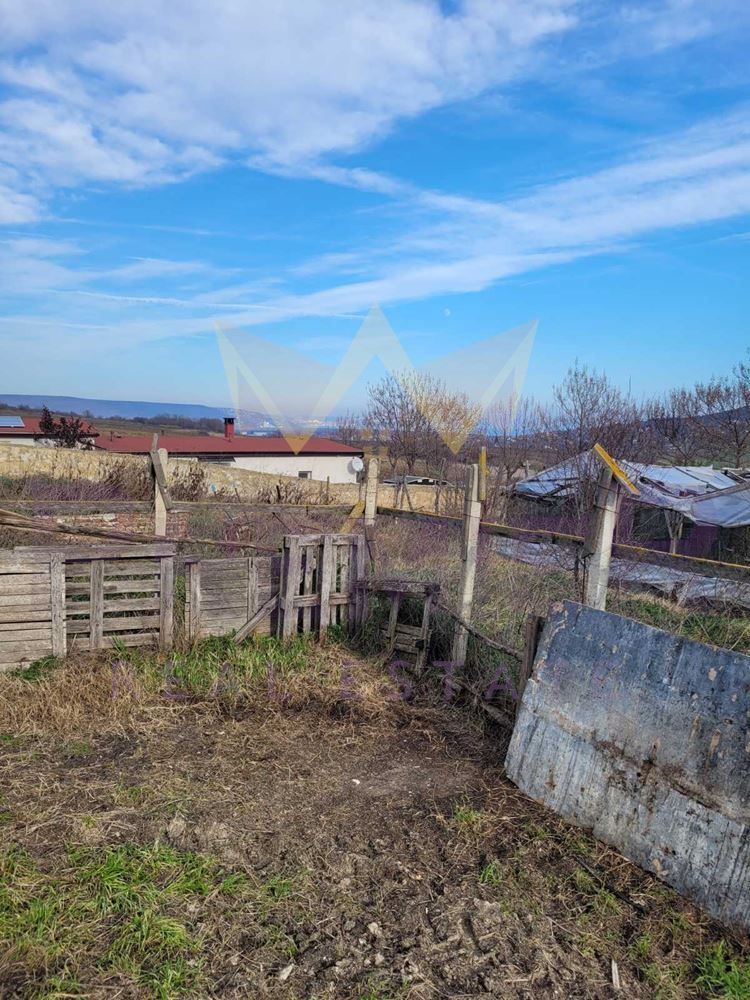 Парцел в Варна, област-с.Осеново площ 1206кв.м. цена 45000  с ток и в