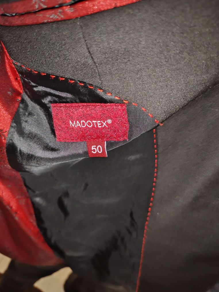 Vând costum de nunta bărbătesc marimea 50 (pantaloni +sacou)
