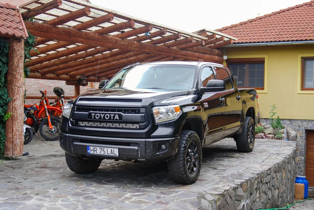 Toyota Tundra Vând Toyota Tundra Limited Edition 1794 în stare foarte bună
