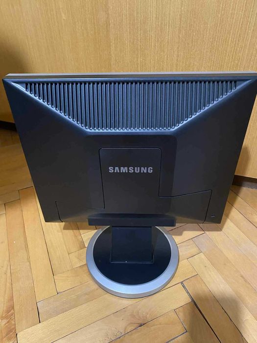 Монитор Samsung 17 инча