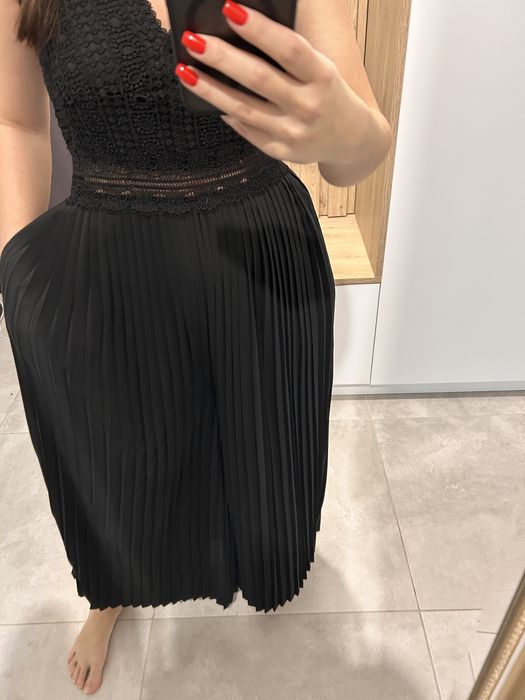 Salopetă plisată elegantă