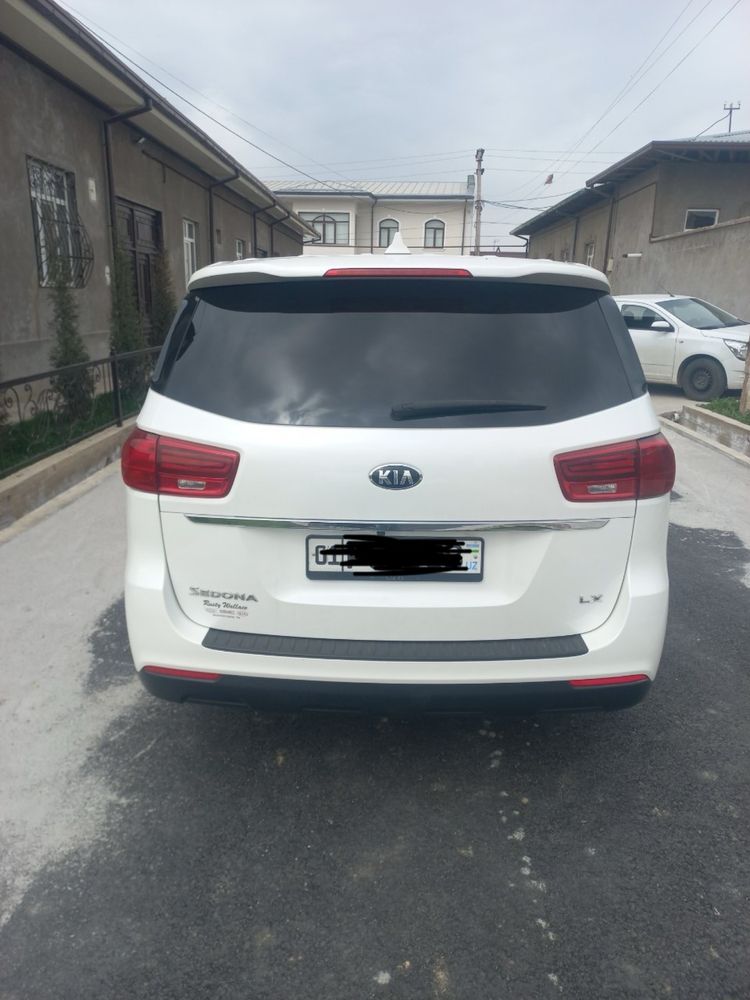 Kia sedona 2019yil amerikanskiy.  23900 pul zarl