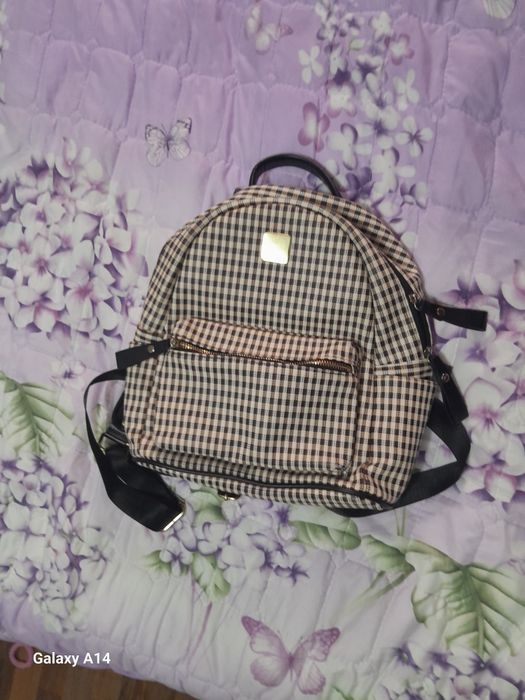 Продаю женский портфель