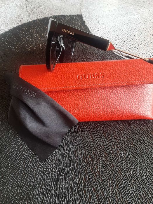 Слънчеви очила GUESS