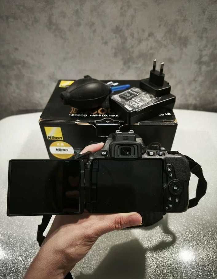 Зеркальный фотоаппарат Nikon D5600 kit 18-55mm