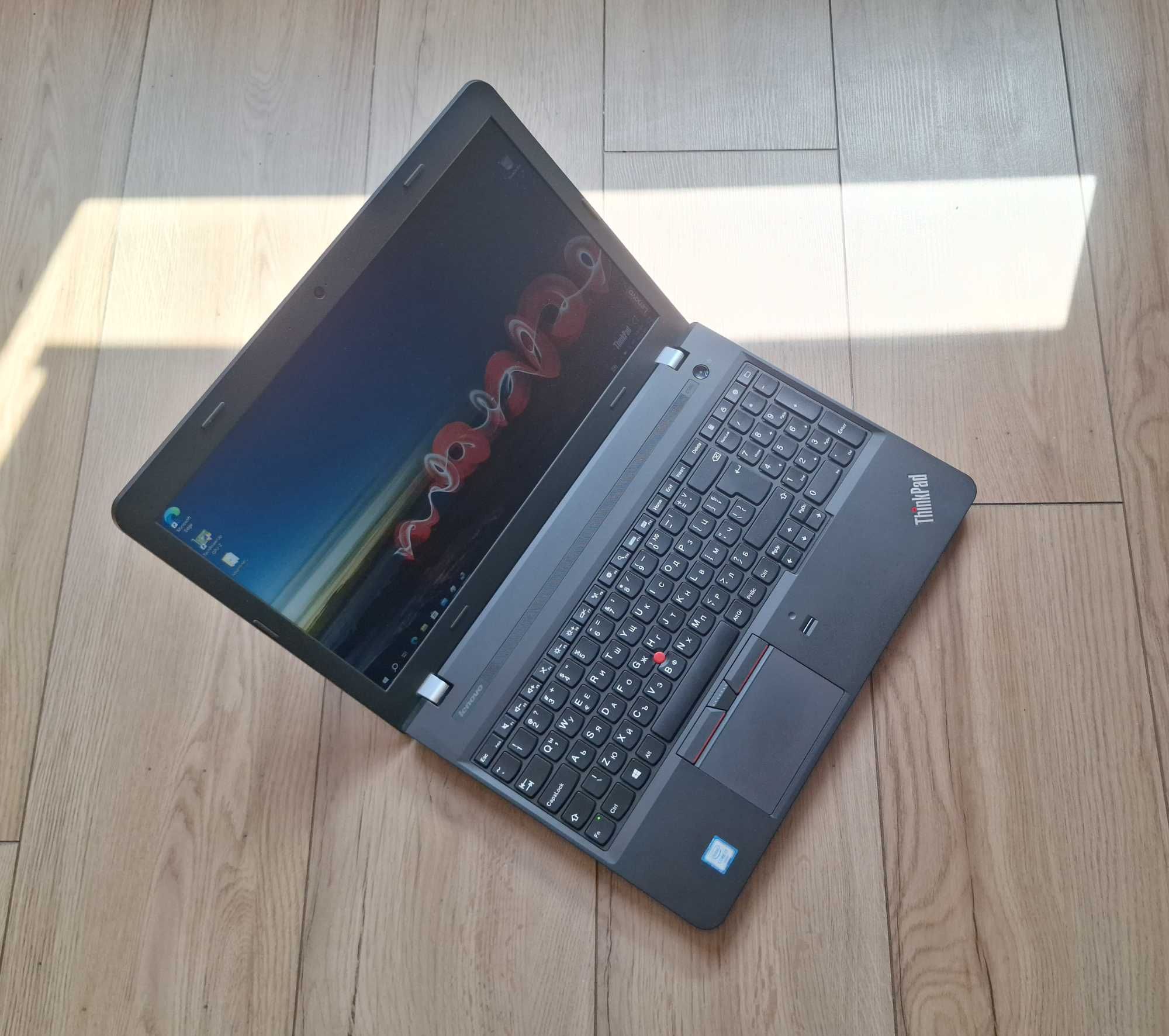 15.6' IPS Lenovo ThinkPad E560 Core i7-6500U/AMD R7 M370 2GB/16GB/256G