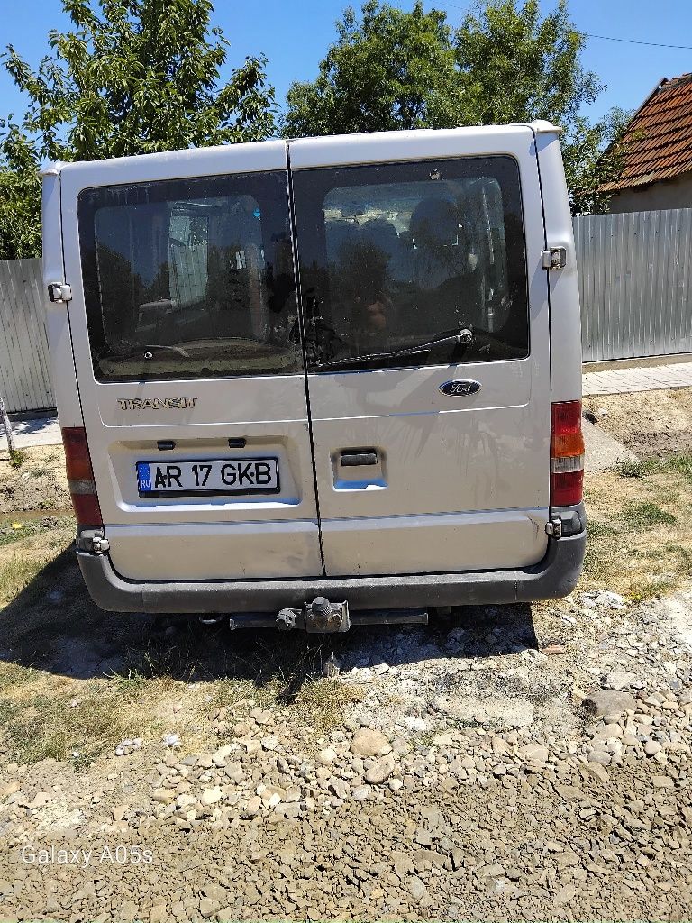 Vând Ford tranzit în stare bună de funcționare acte la zi an 2002