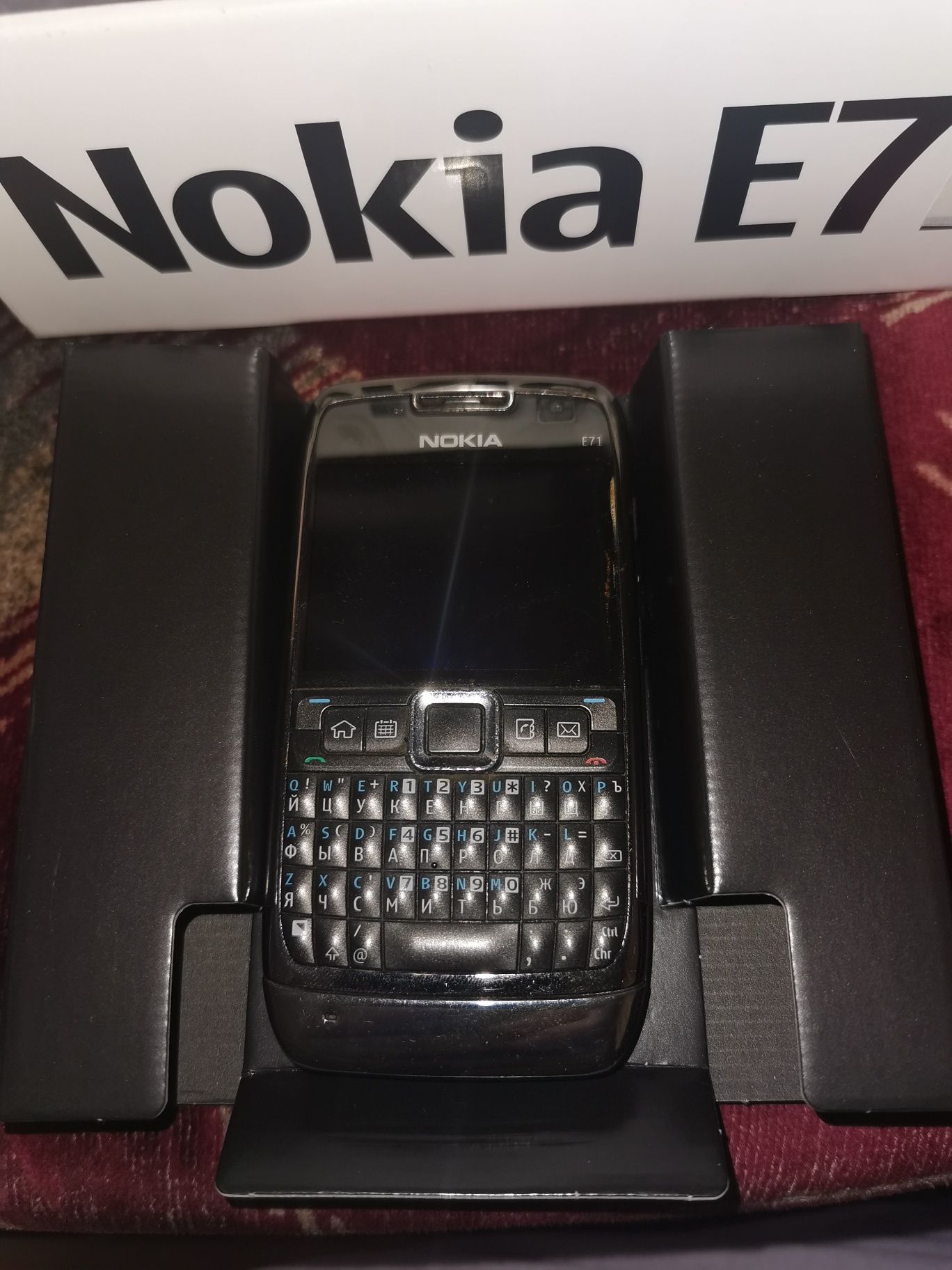 Телефон NOKIA E71