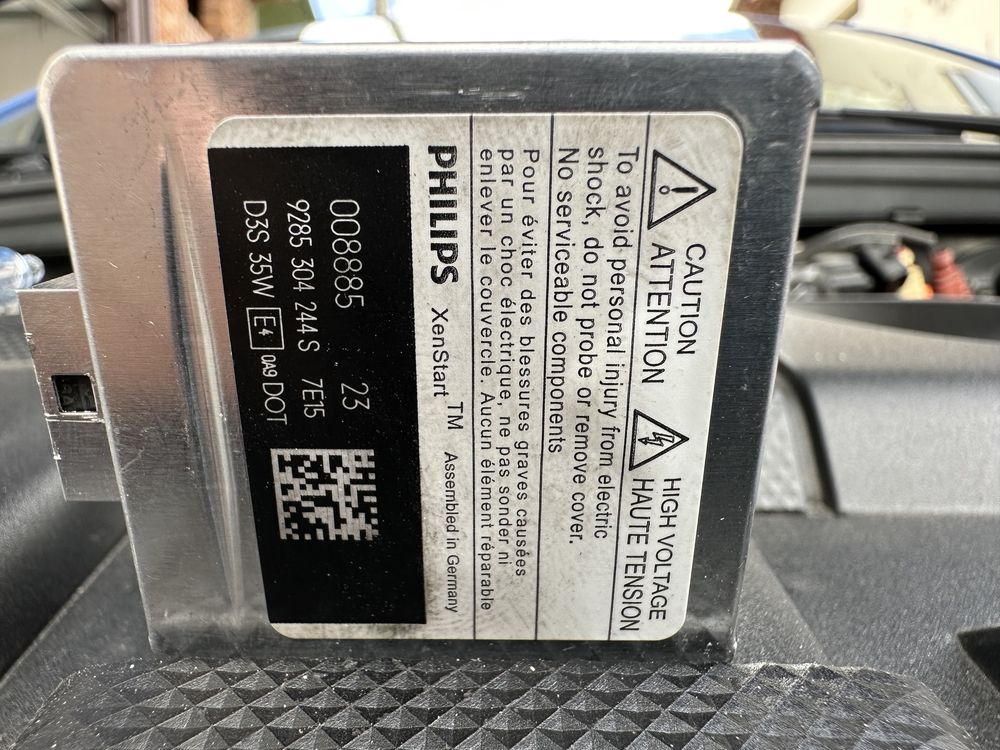Оригинални ксенонови крушки D3S 35W  Philips Skoda Vrs
