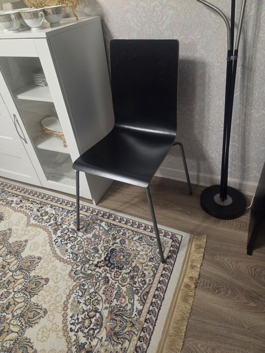 Нужен плотник.для починки стульев