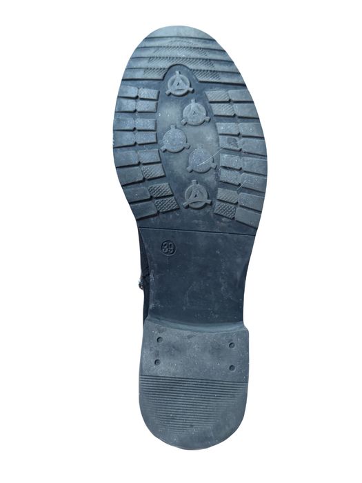 Велурени ботуши, 39 номер