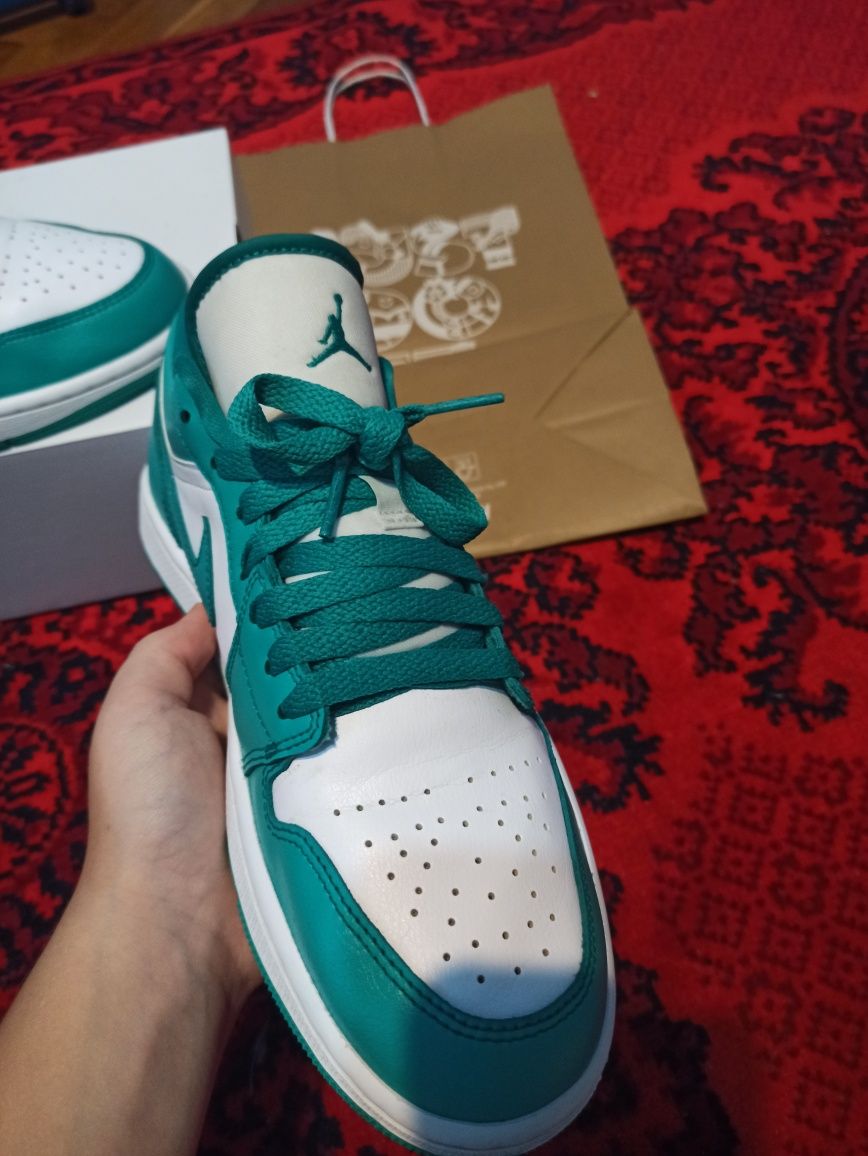 Nike Air jordan 1 low new emerald (W)