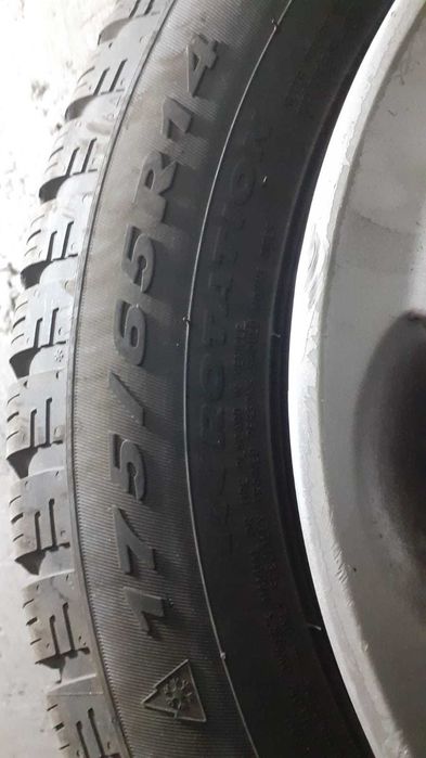 Vand cauciucuri cu genti 4 bucăți
