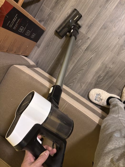 Aspirator pe acumulator 23v